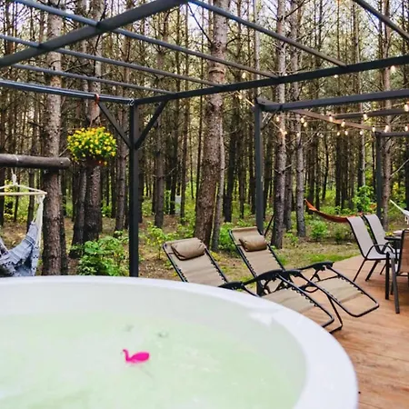 Holiday home 2 Bedroom Stunning In Gralewo-stacja Uzdowo