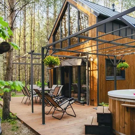2 Bedroom Cozy In Gralewo-stacja