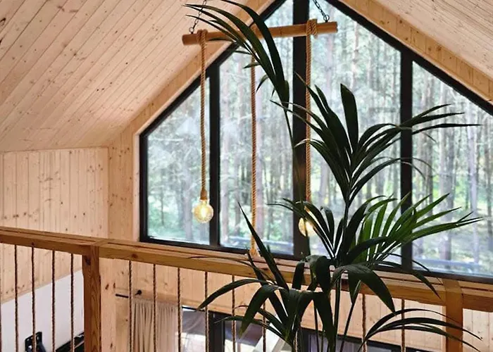 2 Bedroom Stunning In Gralewo-stacja Holiday home Uzdowo